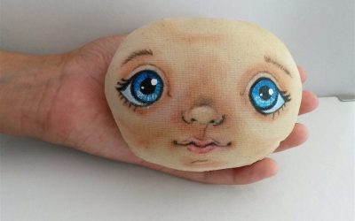Visage de poupée d’après un tuto