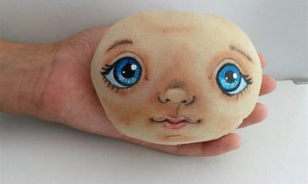 Visage de poupée d’après un tuto